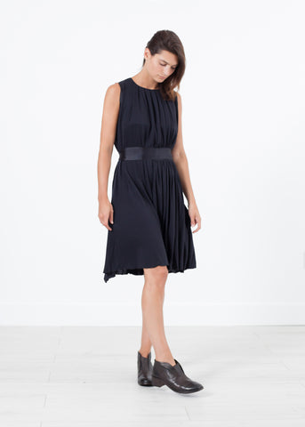 Sleeveless Pleated Dress in Navy - michael-dev